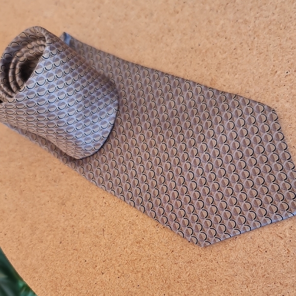 "Make Offer" Bill Blass Brown and Gray Textured Silk Tie - Picture 1 of 3